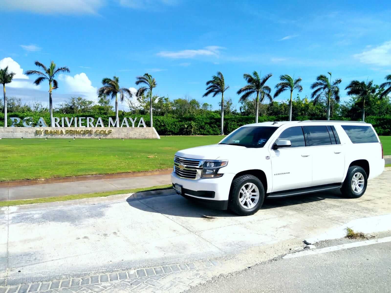 Limo Transfer from Cancun Airport to | Luxury Cancun Transfers